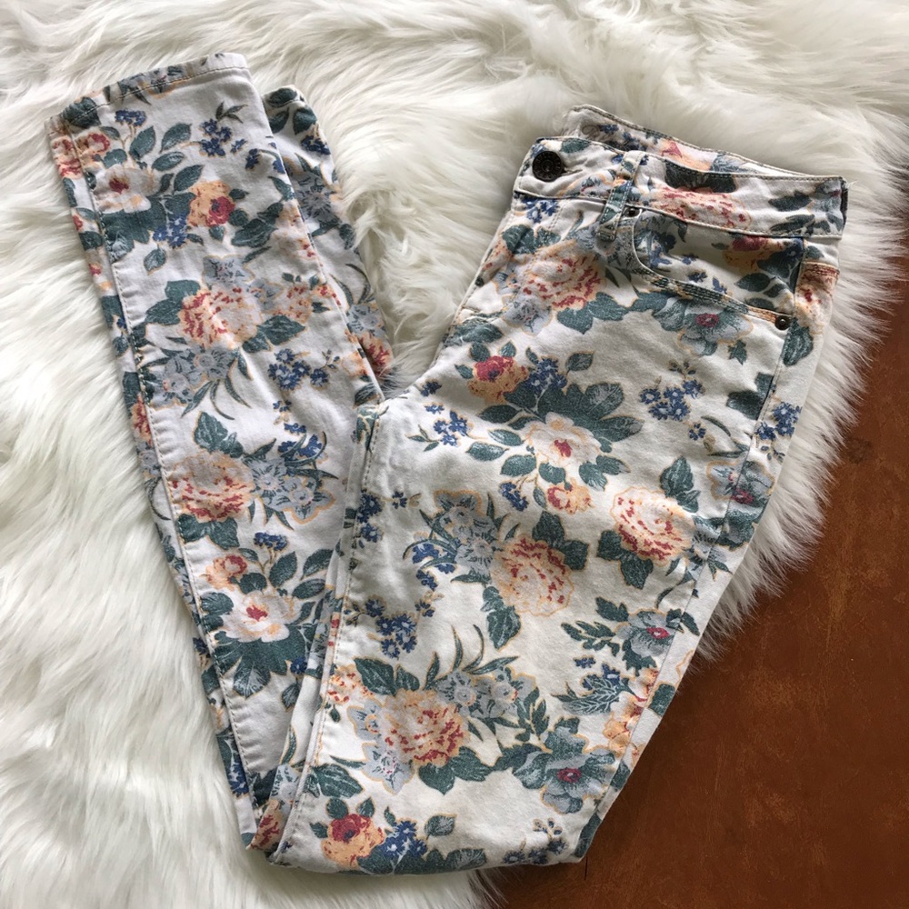 Bullhead floral skinnies